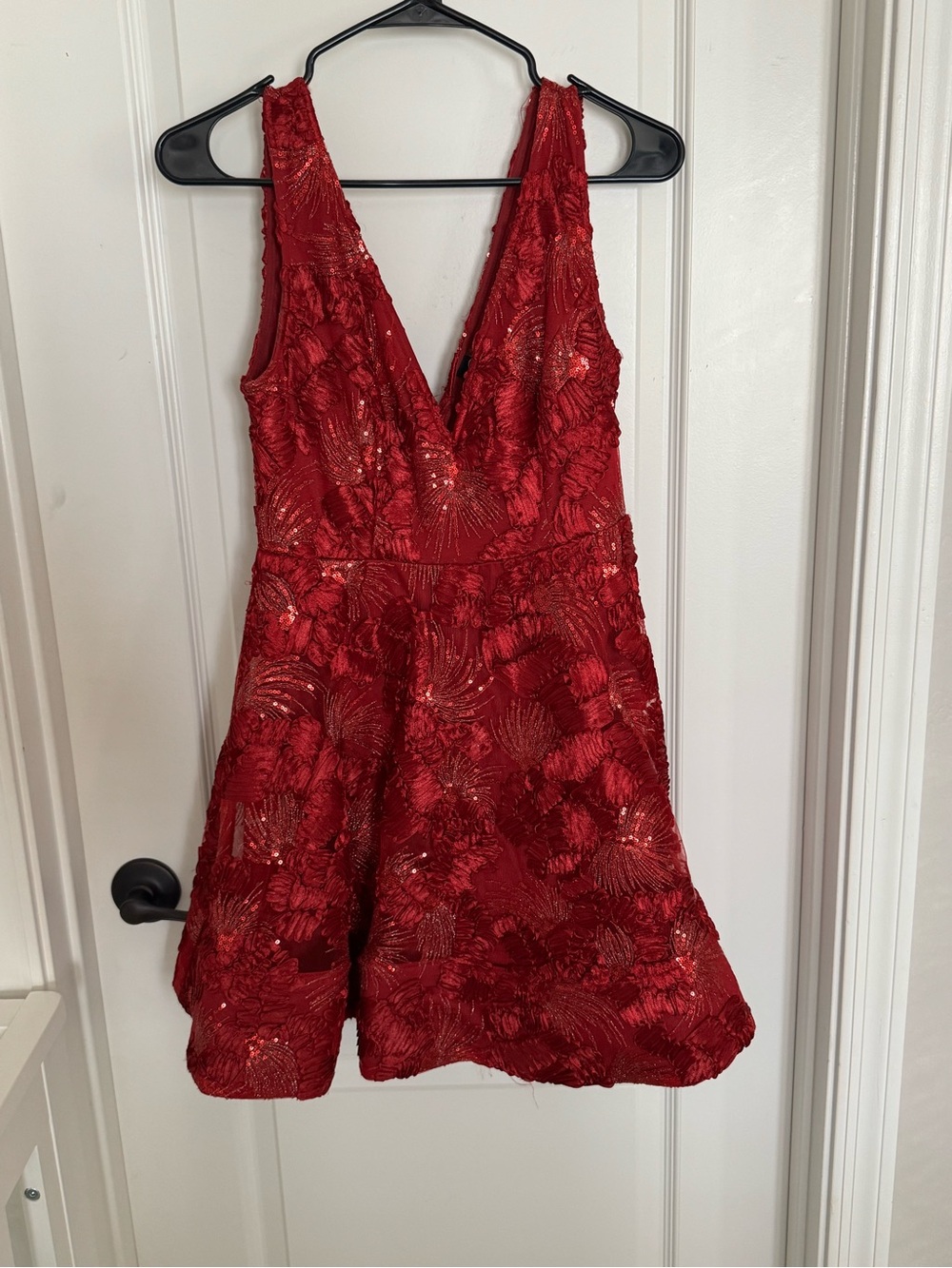 Windsor Red Sequin Floral V-Neck Party Dress